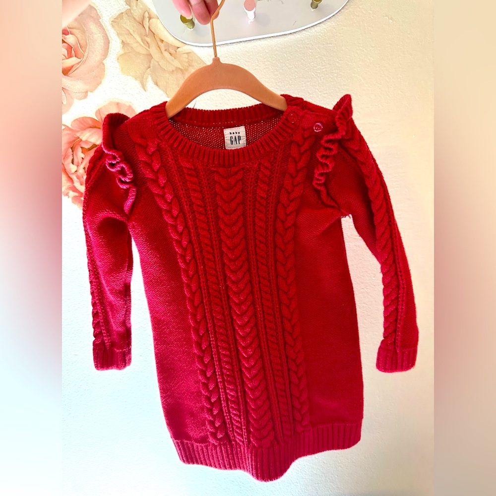Gap sweater